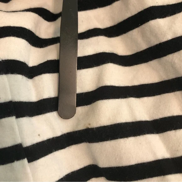 RELIST SOON 🤩 3/$10 - Old Navy Striped Skater Dress - Picture 3 of 5